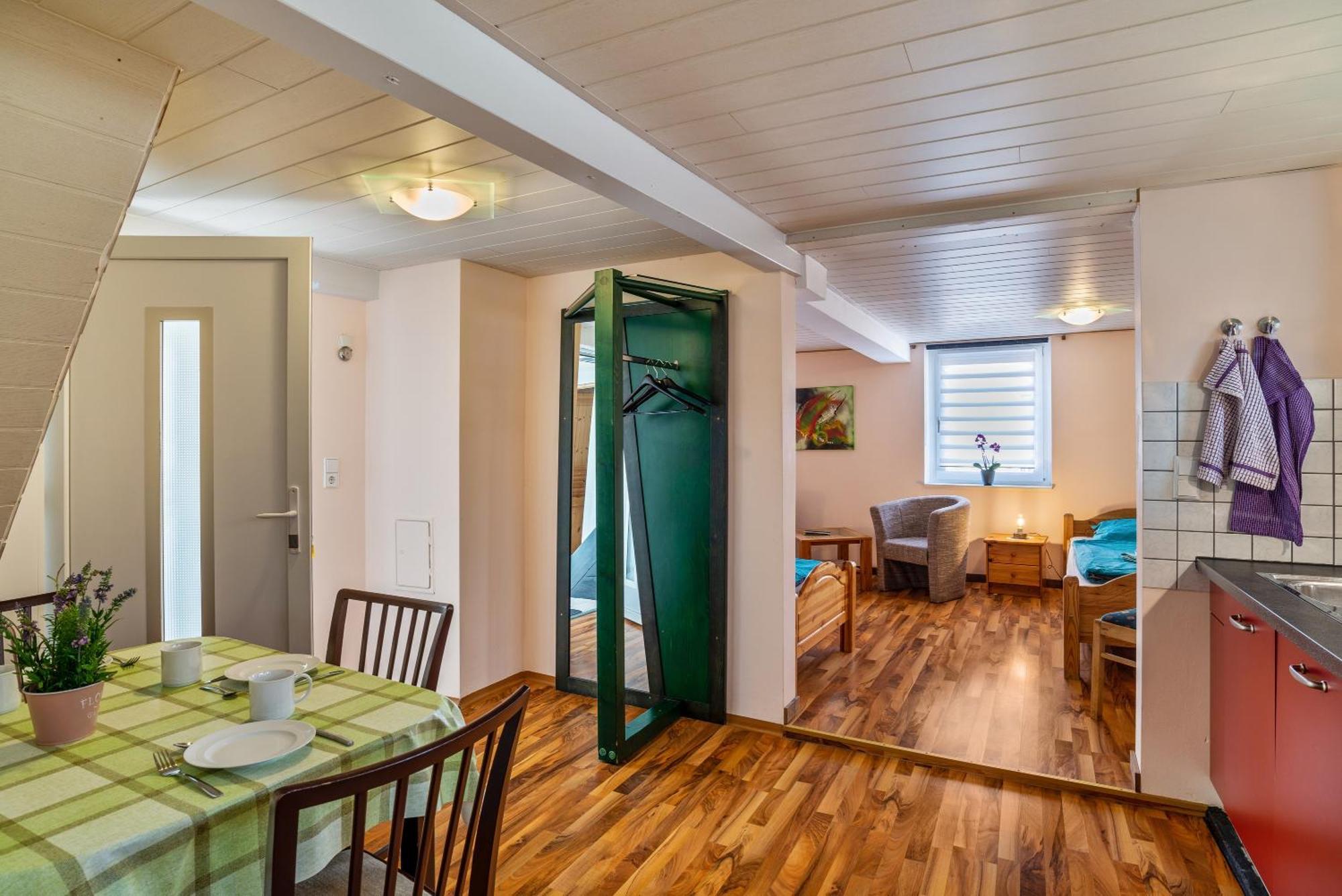 Ferienwohnung Blaues Haus Ubstadt-Weiher Exterior foto
